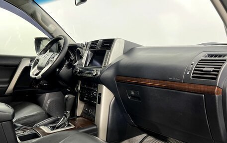 Toyota Land Cruiser Prado 150 рестайлинг 2, 2011 год, 2 805 000 рублей, 12 фотография