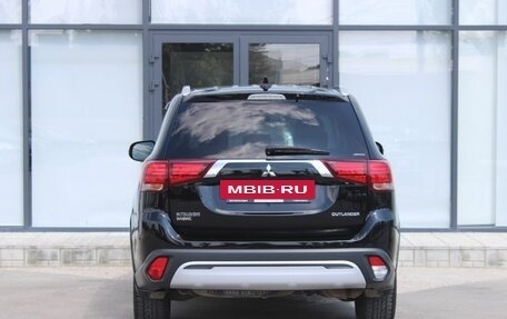 Mitsubishi Outlander III рестайлинг 3, 2019 год, 2 590 000 рублей, 6 фотография