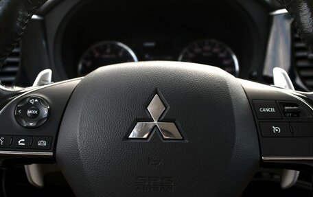 Mitsubishi Outlander III рестайлинг 3, 2019 год, 2 590 000 рублей, 18 фотография