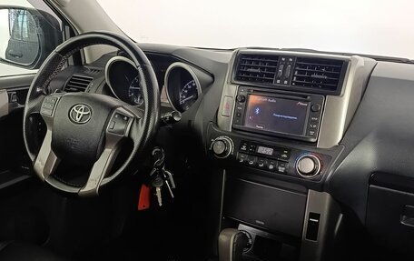 Toyota Land Cruiser Prado 150 рестайлинг 2, 2013 год, 2 580 000 рублей, 11 фотография