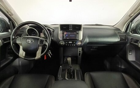 Toyota Land Cruiser Prado 150 рестайлинг 2, 2013 год, 2 580 000 рублей, 10 фотография