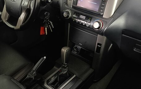 Toyota Land Cruiser Prado 150 рестайлинг 2, 2013 год, 2 580 000 рублей, 13 фотография