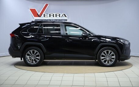 Toyota RAV4, 2021 год, 3 390 000 рублей, 4 фотография