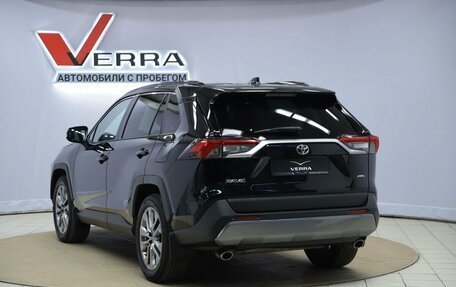Toyota RAV4, 2021 год, 3 390 000 рублей, 7 фотография