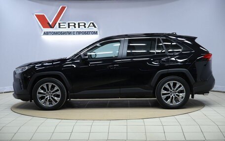 Toyota RAV4, 2021 год, 3 390 000 рублей, 8 фотография
