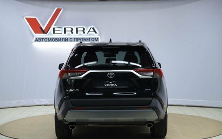 Toyota RAV4, 2021 год, 3 390 000 рублей, 6 фотография