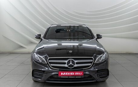 Mercedes-Benz E-Класс, 2019 год, 3 448 000 рублей, 2 фотография