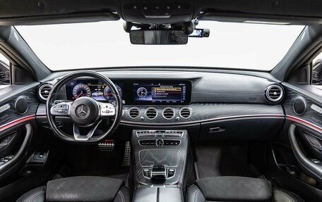 Mercedes-Benz E-Класс, 2019 год, 3 448 000 рублей, 15 фотография