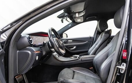 Mercedes-Benz E-Класс, 2019 год, 3 448 000 рублей, 25 фотография