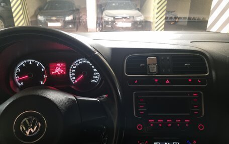 Volkswagen Polo VI (EU Market), 2012 год, 750 000 рублей, 13 фотография