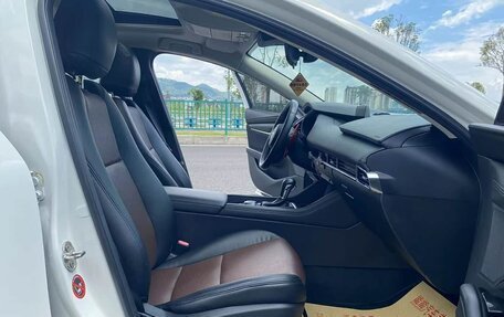 Mazda 3, 2022 год, 2 050 000 рублей, 9 фотография
