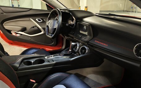 Chevrolet Camaro VI, 2016 год, 2 500 000 рублей, 12 фотография