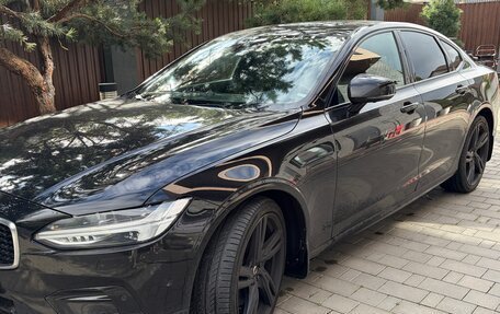 Volvo S90 II рестайлинг, 2020 год, 3 650 000 рублей, 3 фотография