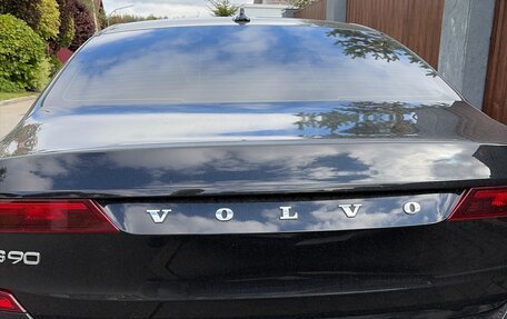 Volvo S90 II рестайлинг, 2020 год, 3 650 000 рублей, 2 фотография