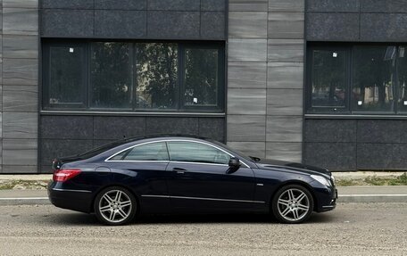 Mercedes-Benz E-Класс, 2011 год, 980 000 рублей, 3 фотография