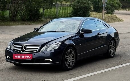 Mercedes-Benz E-Класс, 2011 год, 980 000 рублей, 9 фотография
