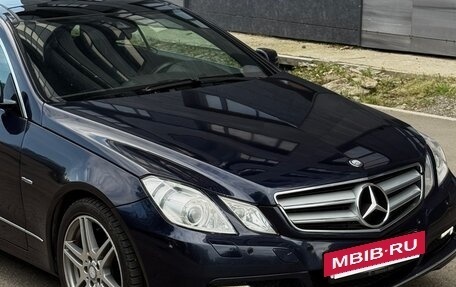 Mercedes-Benz E-Класс, 2011 год, 980 000 рублей, 2 фотография