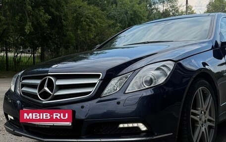 Mercedes-Benz E-Класс, 2011 год, 980 000 рублей, 10 фотография