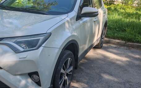 Toyota RAV4, 2017 год, 2 200 000 рублей, 2 фотография
