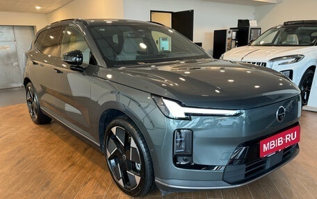 Volvo XC70, 2025 год, 7 200 000 рублей, 3 фотография