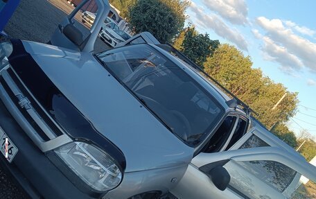 Chevrolet Niva I рестайлинг, 2006 год, 240 000 рублей, 3 фотография