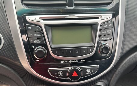 Hyundai Solaris II рестайлинг, 2011 год, 930 000 рублей, 13 фотография