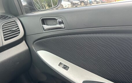 Hyundai Solaris II рестайлинг, 2011 год, 930 000 рублей, 16 фотография