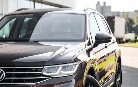Volkswagen Tiguan II, 2021 год, 2 779 000 рублей, 2 фотография