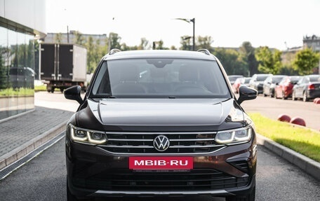 Volkswagen Tiguan II, 2021 год, 2 779 000 рублей, 4 фотография
