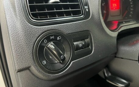 Volkswagen Polo VI (EU Market), 2012 год, 650 000 рублей, 16 фотография