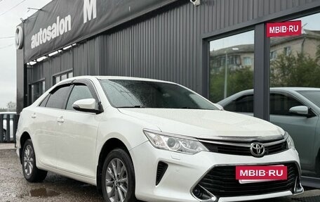 Toyota Camry, 2017 год, 2 200 000 рублей, 4 фотография