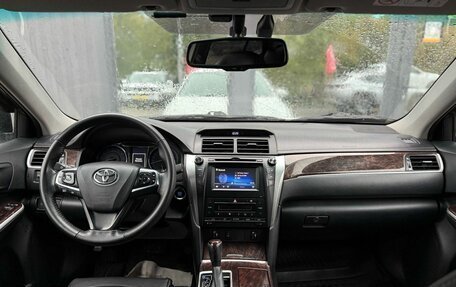 Toyota Camry, 2017 год, 2 200 000 рублей, 18 фотография
