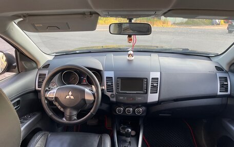 Mitsubishi Outlander III рестайлинг 3, 2012 год, 1 000 000 рублей, 3 фотография
