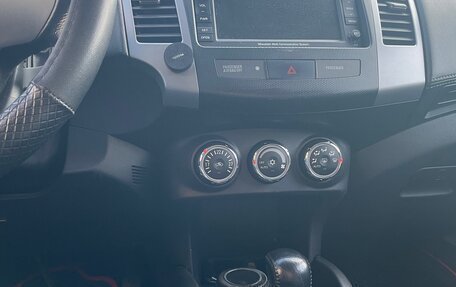 Mitsubishi Outlander III рестайлинг 3, 2012 год, 1 000 000 рублей, 10 фотография