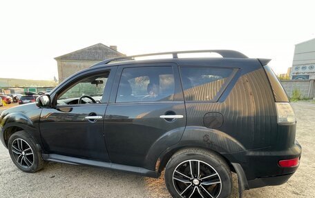 Mitsubishi Outlander III рестайлинг 3, 2012 год, 1 000 000 рублей, 15 фотография