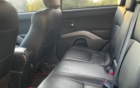 Mitsubishi Outlander III рестайлинг 3, 2012 год, 1 000 000 рублей, 11 фотография