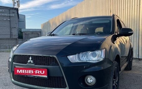 Mitsubishi Outlander III рестайлинг 3, 2012 год, 1 000 000 рублей, 14 фотография