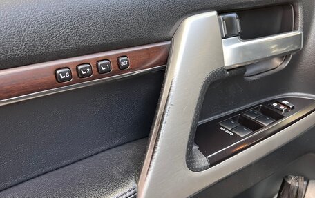 Toyota Land Cruiser 200, 2017 год, 4 600 000 рублей, 6 фотография