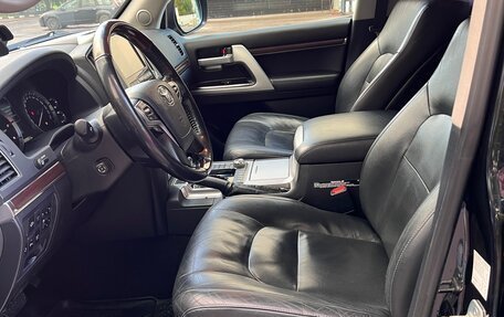 Toyota Land Cruiser 200, 2017 год, 4 600 000 рублей, 7 фотография