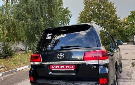 Toyota Land Cruiser 200, 2017 год, 4 600 000 рублей, 3 фотография