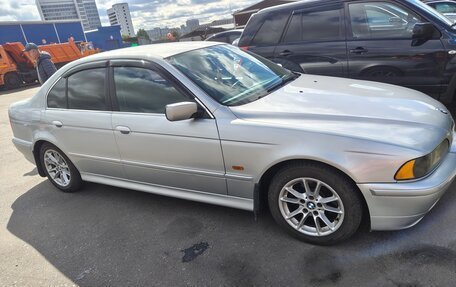 BMW 5 серия, 2003 год, 1 570 000 рублей, 3 фотография