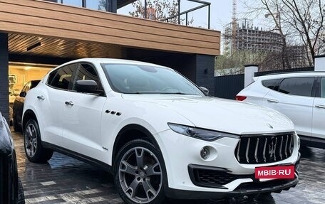 Maserati Levante I, 2017 год, 3 750 000 рублей, 3 фотография
