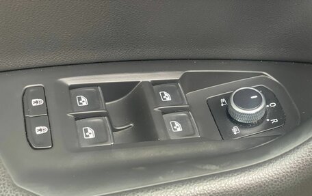 Volkswagen Touareg III, 2018 год, 4 400 000 рублей, 8 фотография