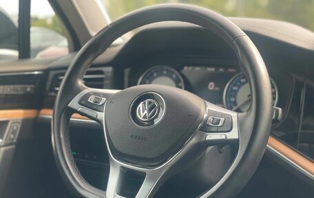 Volkswagen Touareg III, 2018 год, 4 400 000 рублей, 21 фотография
