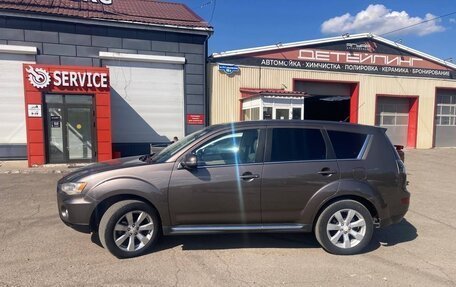 Mitsubishi Outlander III рестайлинг 3, 2010 год, 1 660 000 рублей, 4 фотография