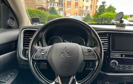 Mitsubishi Outlander III рестайлинг 3, 2020 год, 1 850 000 рублей, 21 фотография