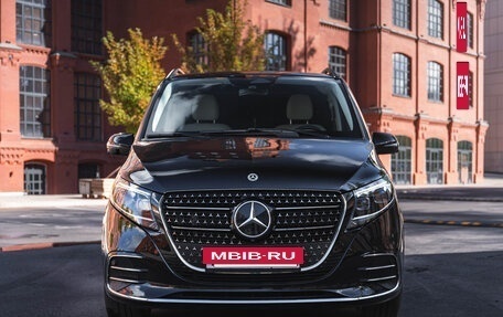 Mercedes-Benz V-Класс, 2025 год, 19 000 000 рублей, 2 фотография