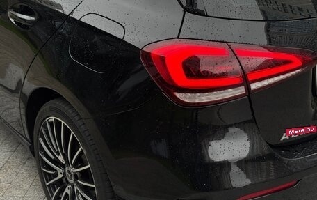 Mercedes-Benz A-Класс, 2019 год, 1 800 000 рублей, 13 фотография