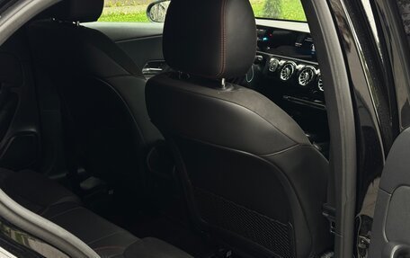 Mercedes-Benz A-Класс, 2019 год, 1 800 000 рублей, 20 фотография