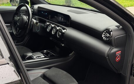 Mercedes-Benz A-Класс, 2019 год, 1 800 000 рублей, 21 фотография